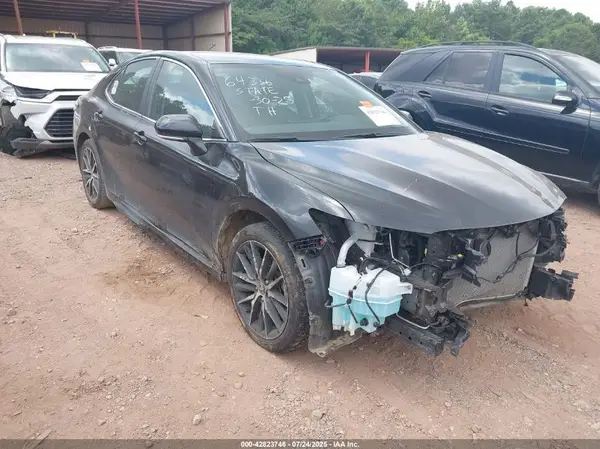 4T1G11AK9RU906652 2024 TOYOTA CAMRY - Image 1