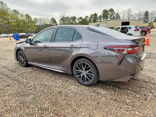4T1G11AK9RU907560 2024 TOYOTA CAMRY - Image 2