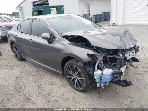 4T1G11AK9RU918896 2024 TOYOTA CAMRY - Image 1