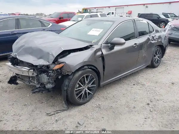 4T1G11AK9RU918896 2024 TOYOTA CAMRY - Image 2
