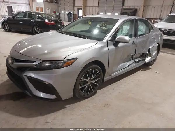 4T1G11AK9RU920387 2024 TOYOTA CAMRY - Image 2