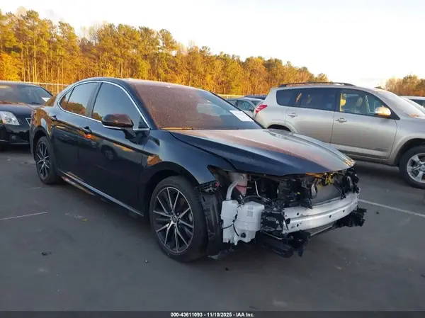 4T1G11AK9RU921703 2024 TOYOTA CAMRY - Image 1