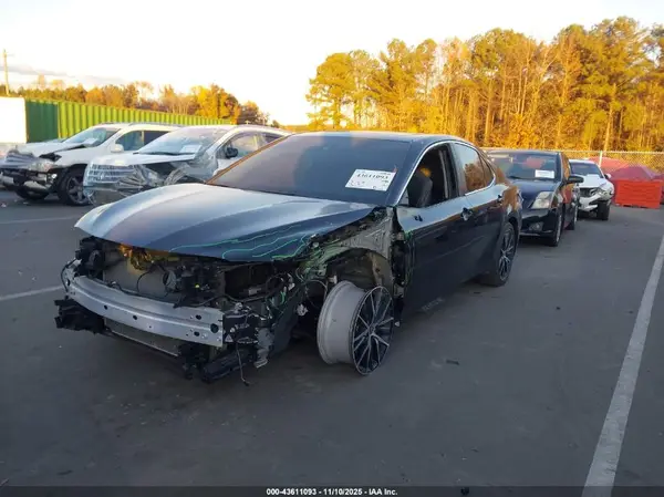 4T1G11AK9RU921703 2024 TOYOTA CAMRY - Image 2