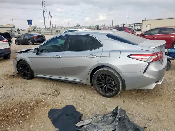 4T1G11AKXLU318430 2020 TOYOTA CAMRY - Image 2