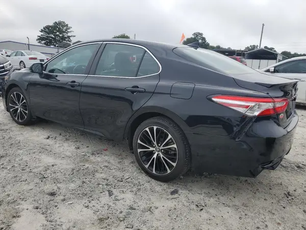 4T1G11AKXLU318945 2020 TOYOTA CAMRY - Image 2