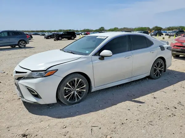 4T1G11AKXLU326902 2020 TOYOTA CAMRY - Image 1