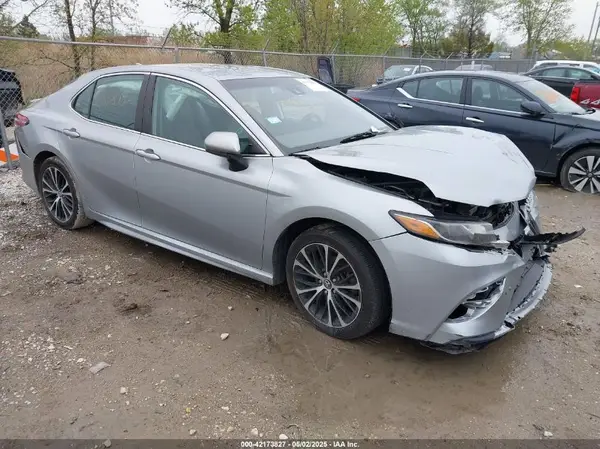 4T1G11AKXLU338581 2020 TOYOTA CAMRY - Image 1