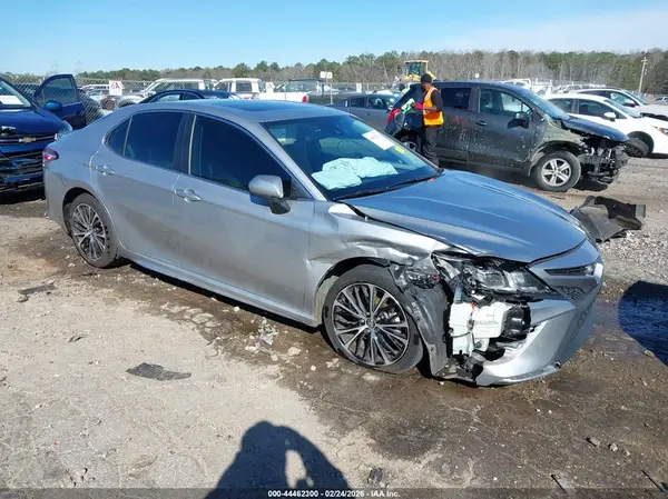 4T1G11AKXLU339990 2020 TOYOTA CAMRY - Image 1