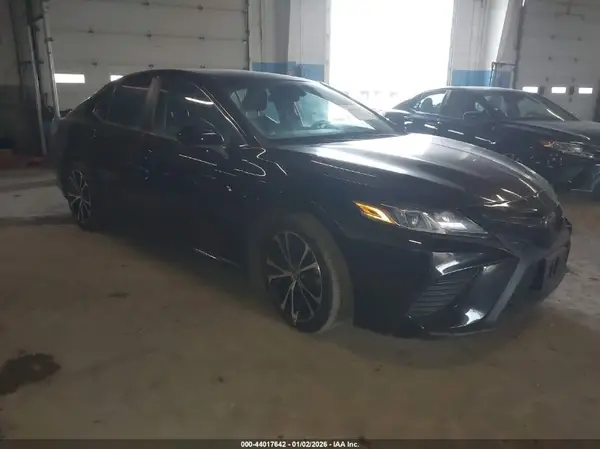 4T1G11AKXLU347295 2020 TOYOTA CAMRY - Image 1