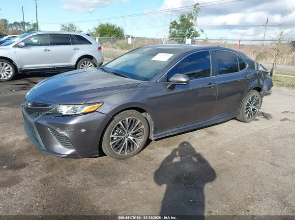 4T1G11AKXLU351475 2020 TOYOTA CAMRY - Image 2