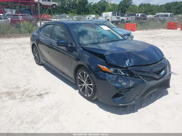 4T1G11AKXLU351606 2020 TOYOTA CAMRY - Image 1