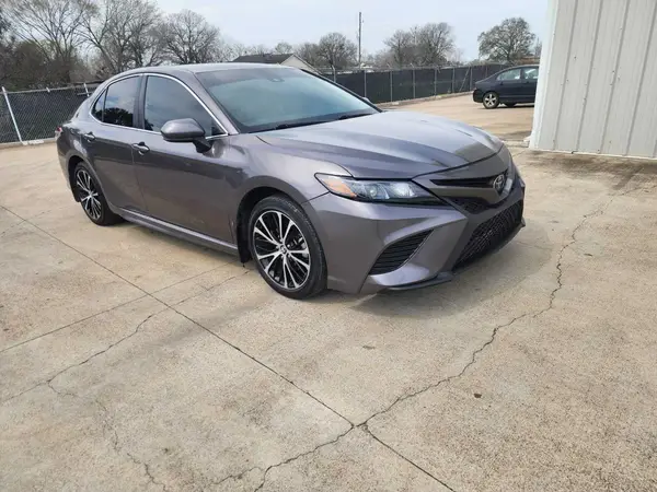 4T1G11AKXLU352366 2020 TOYOTA CAMRY - Image 1