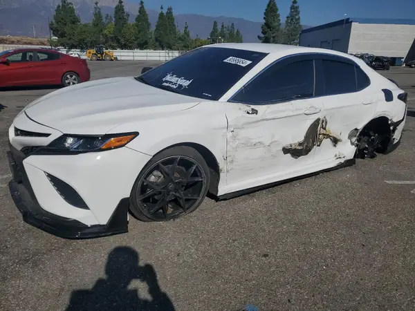 4T1G11AKXLU355459 2020 TOYOTA CAMRY - Image 1