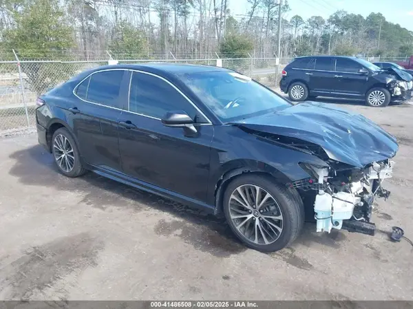 4T1G11AKXLU368082 2020 TOYOTA CAMRY - Image 1