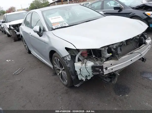 4T1G11AKXLU379907 2020 TOYOTA CAMRY - Image 1