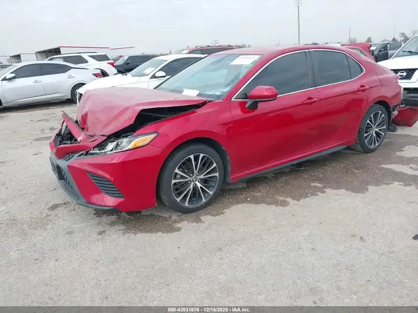 4T1G11AKXLU390003 2020 TOYOTA CAMRY - Image 2