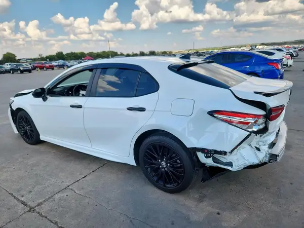 4T1G11AKXLU400058 2020 TOYOTA CAMRY - Image 2
