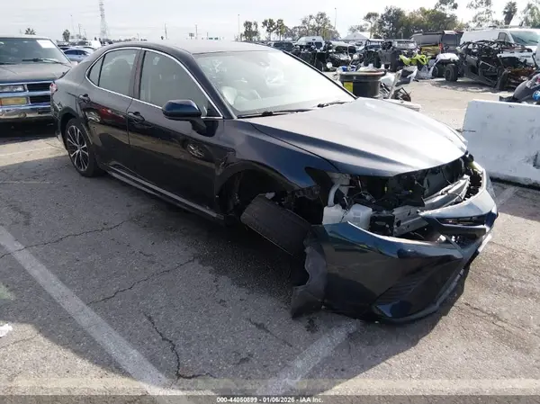 4T1G11AKXLU862278 2020 TOYOTA CAMRY - Image 1