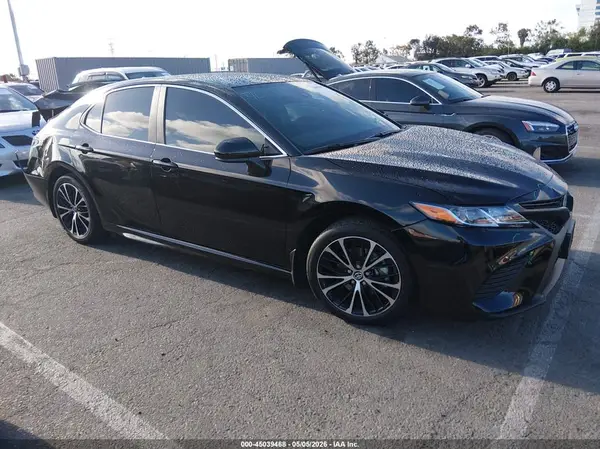 4T1G11AKXLU864435 2020 TOYOTA CAMRY - Image 1