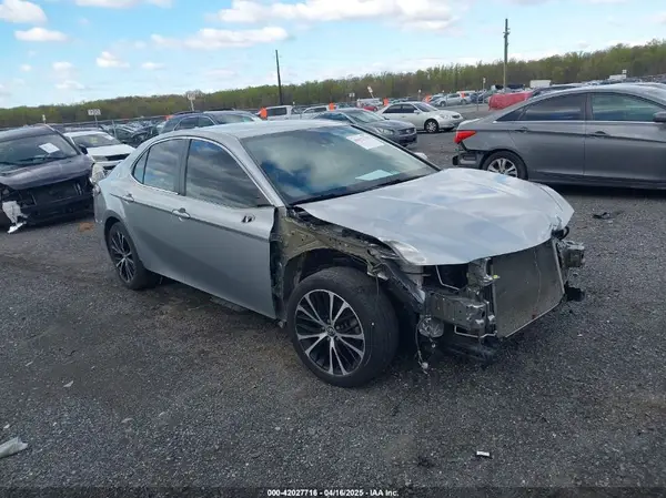 4T1G11AKXLU865424 2020 TOYOTA CAMRY - Image 1