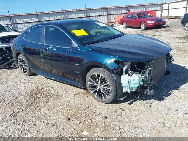 4T1G11AKXLU879288 2020 TOYOTA CAMRY - Image 1