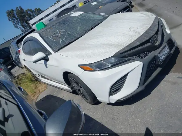 4T1G11AKXLU883941 2020 TOYOTA CAMRY - Image 1