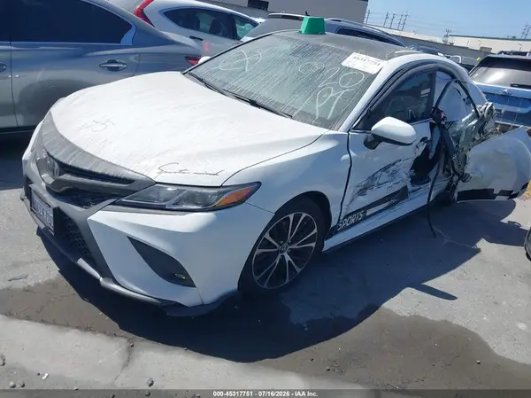 4T1G11AKXLU883941 2020 TOYOTA CAMRY - Image 2