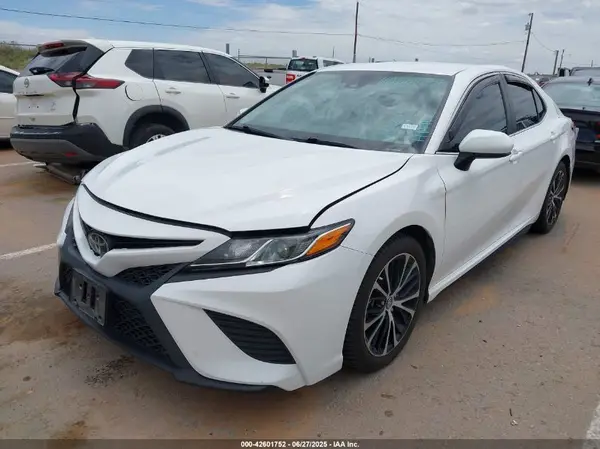 4T1G11AKXLU900365 2020 TOYOTA CAMRY - Image 2