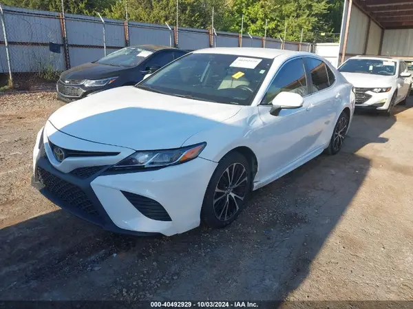 4T1G11AKXLU900575 2020 TOYOTA CAMRY - Image 2