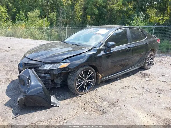 4T1G11AKXLU909132 2020 TOYOTA CAMRY - Image 2
