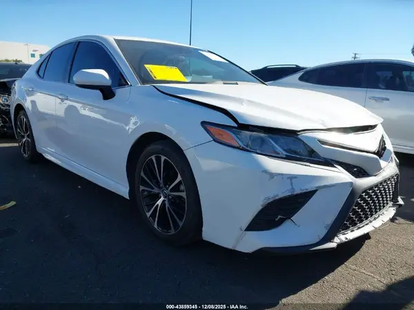 4T1G11AKXLU912256 2020 TOYOTA CAMRY - Image 1