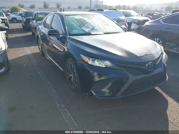 4T1G11AKXLU918896 2020 TOYOTA CAMRY - Image 1