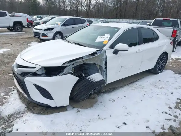4T1G11AKXLU920633 2020 TOYOTA CAMRY - Image 2