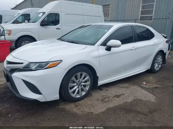 4T1G11AKXLU930143 2020 TOYOTA CAMRY - Image 2