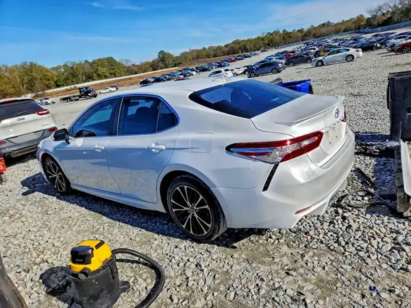 4T1G11AKXLU938100 2020 TOYOTA CAMRY - Image 2