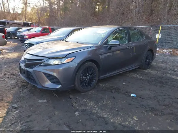 4T1G11AKXLU940462 2020 TOYOTA CAMRY - Image 2