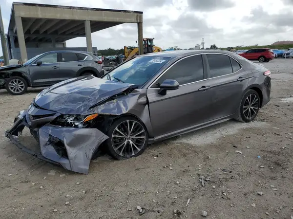 4T1G11AKXLU940798 2020 TOYOTA CAMRY - Image 1