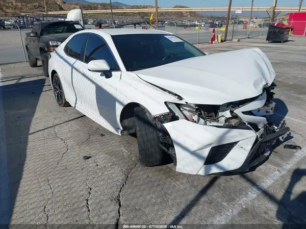 4T1G11AKXLU950277 2020 TOYOTA CAMRY - Image 1