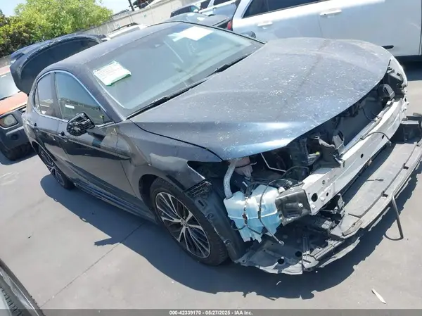 4T1G11AKXLU955852 2020 TOYOTA CAMRY - Image 1
