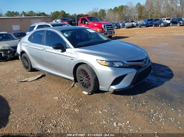 4T1G11AKXLU959268 2020 TOYOTA CAMRY - Image 1