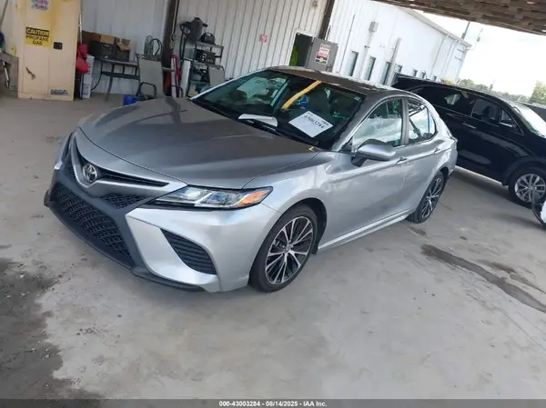 4T1G11AKXLU961845 2020 TOYOTA CAMRY - Image 2