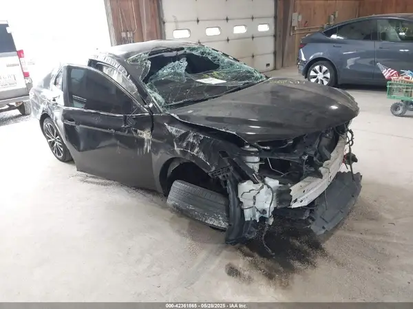 4T1G11AKXLU962638 2020 TOYOTA CAMRY - Image 1