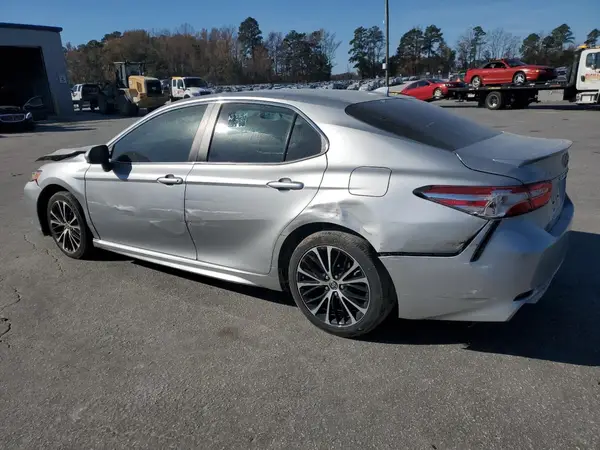 4T1G11AKXLU970075 2020 TOYOTA CAMRY - Image 2