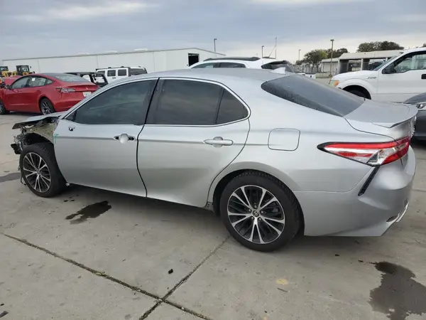 4T1G11AKXLU987653 2020 TOYOTA CAMRY - Image 2