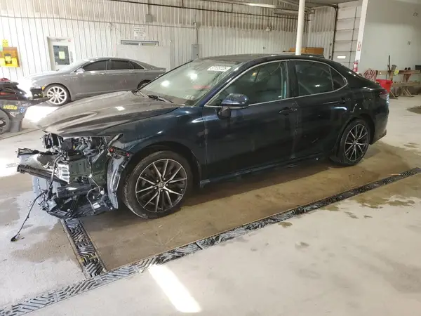 4T1G11AKXMU402779 2021 TOYOTA CAMRY - Image 1