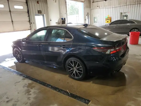 4T1G11AKXMU402779 2021 TOYOTA CAMRY - Image 2