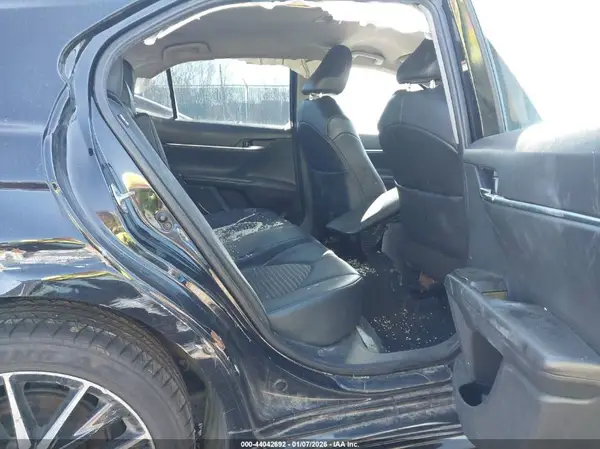 4T1G11AKXMU407156 2021 TOYOTA CAMRY - Image 8