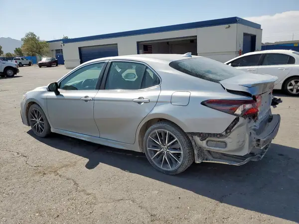 4T1G11AKXMU409702 2021 TOYOTA CAMRY - Image 2