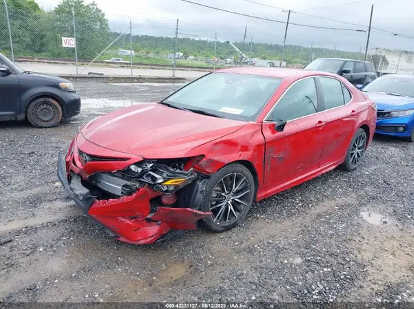 4T1G11AKXMU414625 2021 TOYOTA CAMRY - Image 2