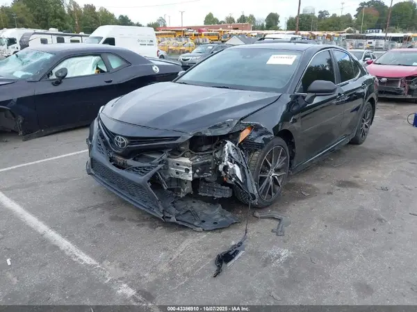 4T1G11AKXMU415550 2021 TOYOTA CAMRY - Image 2